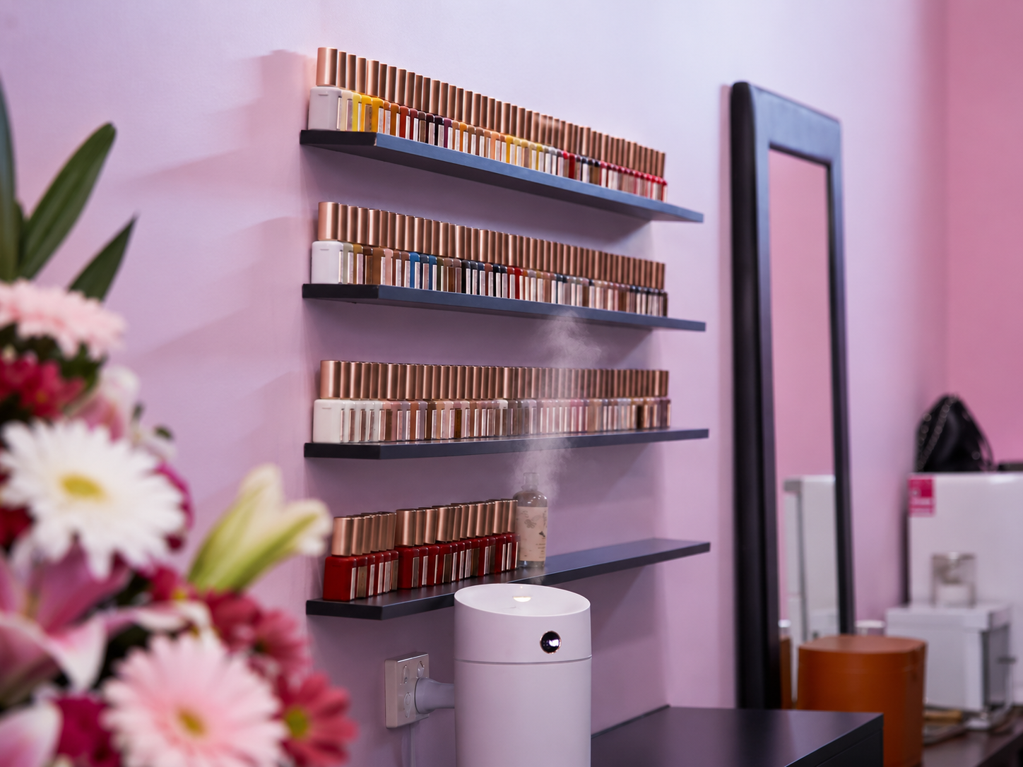 Soft pink Ladylux De Beaute salon atmosphere